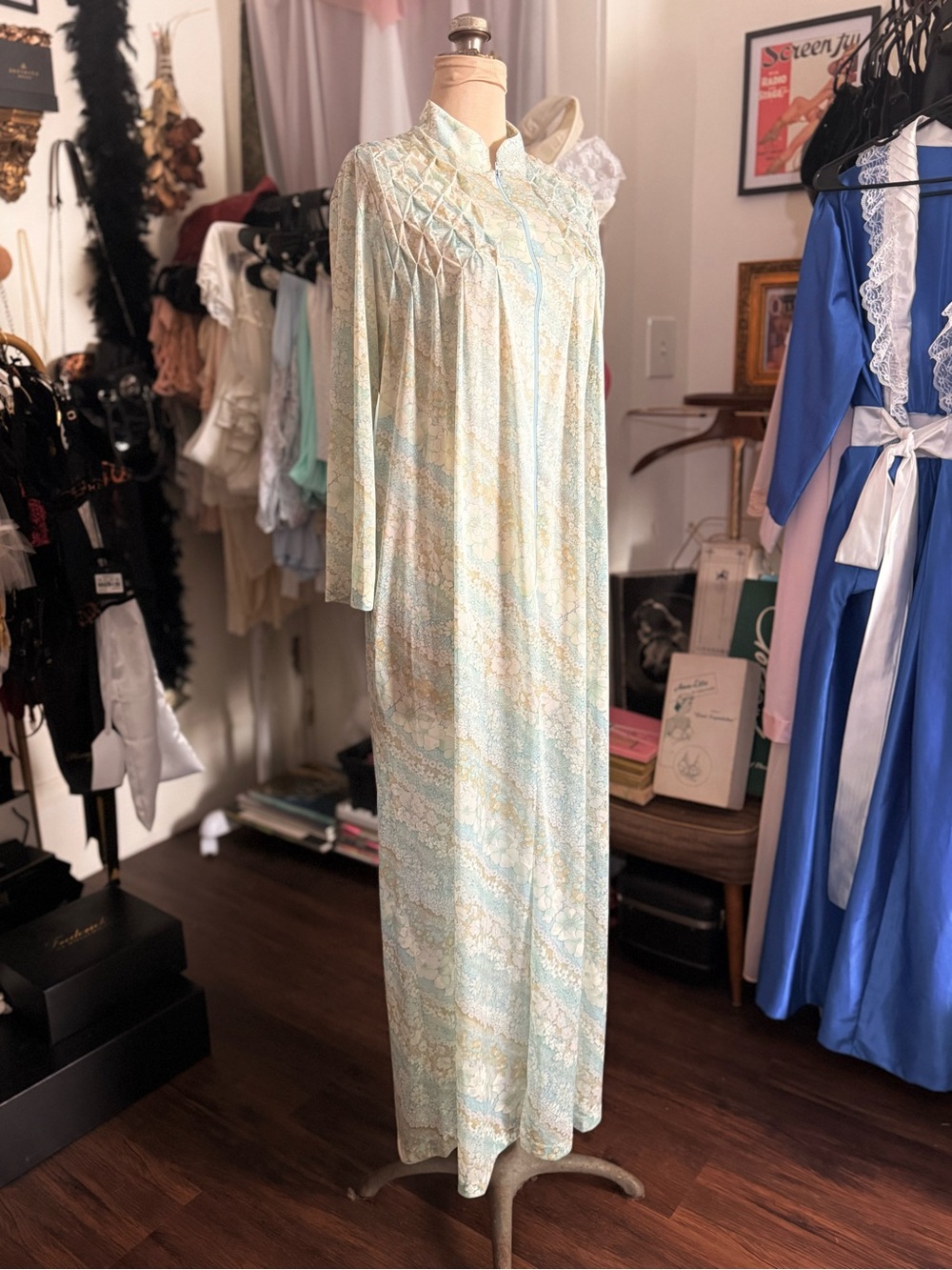 Vintage Pastel Floral Long Housecoat - Light Blue & Cream